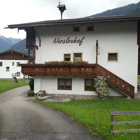 Farmház Nieslerhof Mayrhofen